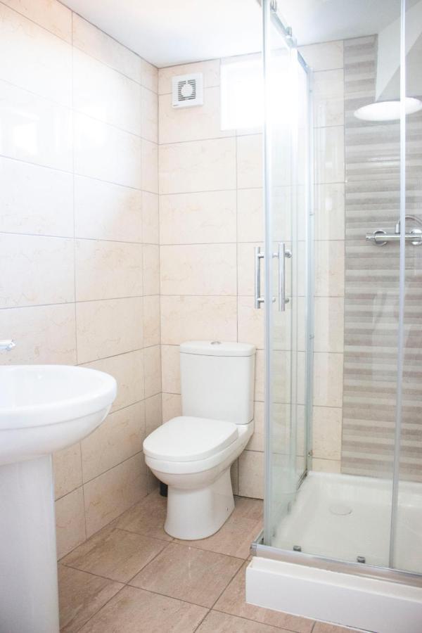 Town Centre Apartment With Free Parking 러프버러 외부 사진